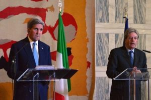 John Kerry'ye şok protesto!