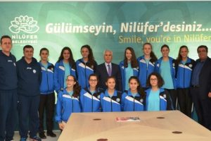 Bursa şampiyonu voleybolcular T&uuml;rkiye şampiyonluğu peşinde