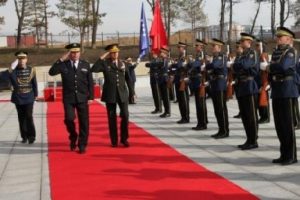 Orgeneral Salih Zeki &Ccedil;olak Kosova'yı ziyaret etti