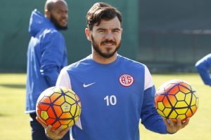 Yekta, Antalyaspor ile antrenmana &ccedil;ıktı