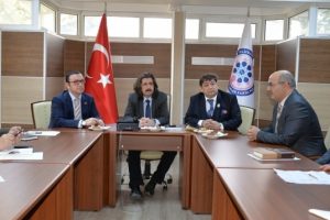 Azeri &uuml;niversite Bursa Uludağ &Uuml;niversitesi'nin eğitim sistemine ge&ccedil;iyor