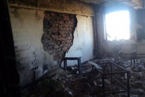 Ter&ouml;ristler bir okulu daha ateşe verdi