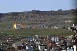 Cizre'nin b&uuml;y&uuml;k b&ouml;l&uuml;m&uuml; hendek ve barikatlardan temizlendi