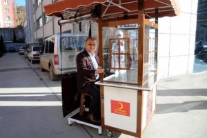 Kastamonu'da engellilere &ouml;zel simit arabası