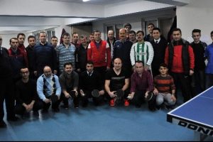 Bursa'da belediye personeli masa tenisiyle stres atıyor
