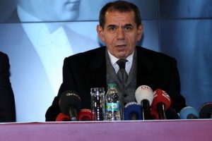 Dursun &Ouml;zbek: Galatasaray'ın oyuncularına borcu yok
