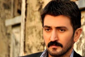 &Uuml;nl&uuml; şarkıcıya &ccedil;ıplak fotoğraflarla şantaj