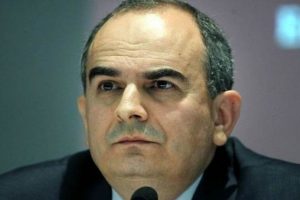 FT: 'TL zayıflarken Merkez Bankası ateş altında'