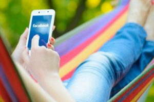 Pil &ouml;mr&uuml;n&uuml;z&uuml; Facebook yiyor!