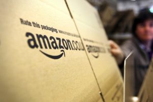 Amazon'dan fiziksel d&uuml;nyaya ilk adım!