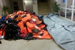 &Ouml;l&uuml;m yolculuğunu polis engelledi