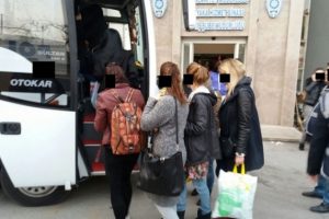 Gece kul&uuml;plerine baskın: 31 g&ouml;zaltı