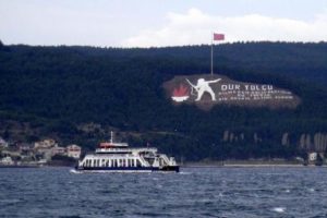 &Ccedil;anakkale'de deniz ulaşımına lodos engeli