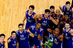G&ouml;zler Euroleague'deki Anadolu Efes - Fenerbah&ccedil;e derbisine &ccedil;evrildi