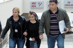 Eşini &ouml;ld&uuml;ren kadın 5 yıl hapse &ccedil;arptırılıp, tahliye edildi