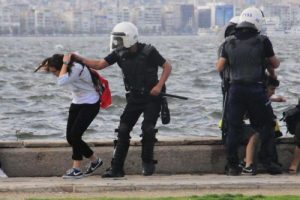 Sa&ccedil; &ccedil;ekip copla vuran polislere ceza yok
