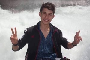 PKK'nın korsan g&ouml;sterisinde vurulan &ccedil;ocuk &ouml;ld&uuml;