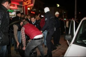 G&ouml;zaltına alınmaktan kurtulamadılar