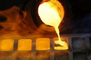 Altın ithalatı yarı yarıya azaldı