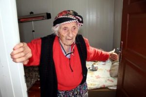 95 yaşındaki kadın yaşam merkezine yerleştirildi