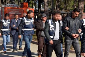Adana'da tefeci operasyonu: 6 g&ouml;zaltı