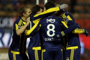Fenerbah&ccedil;e rekor peşinde