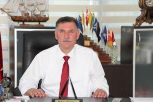CHP'li Belediye Başkanı AK Parti'ye ge&ccedil;ti!