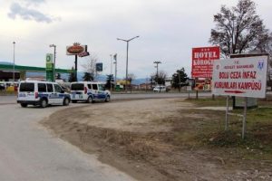 Cezaevinden firar eden mahkum 10 dakikada yakalandı