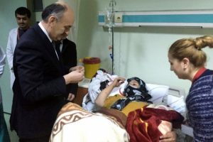 Bakan Cizre'deki hastaneleri ziyaret etti
