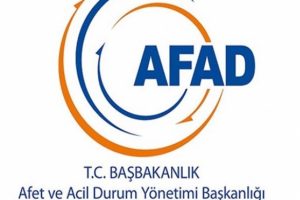 AFAD ve Mehmet&ccedil;ik 32 kişiyi donmaktan kurtardı