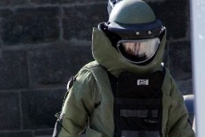 Turun&ccedil; ağacındaki ş&uuml;pheli &ccedil;anta polisi alarma ge&ccedil;irdi