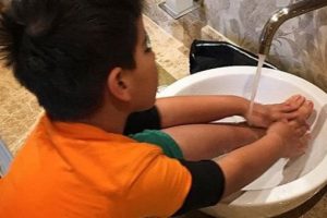 Erhan &Ccedil;elik oğlunun abdest fotoğrafını paylaştı