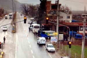 Savrulan otomobil yayaya &ccedil;arptı: 1 &ouml;l&uuml;, 3 yaralı