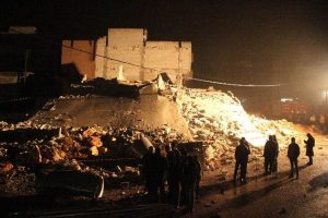 Suriyelilerin kaldığı 3 katlı bina &ccedil;&ouml;kt&uuml;