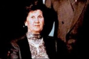 Esad'ın annesi &ouml;ld&uuml;