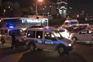 Ş&uuml;pheli &ccedil;anta D-100'&uuml; trafiğe kapattırdı