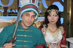 Yeni&ccedil;eri damada Japon gelin