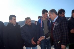 Destici, T&uuml;rkmen kampını ziyaret etti