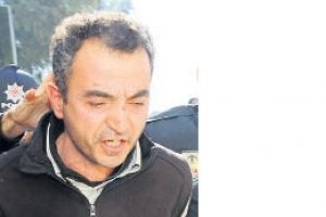 Pimi &ccedil;ekemeden kelep&ccedil;elendi