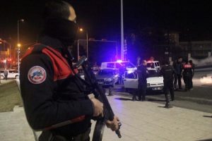 Şanlıurfa'da huzur operasyonu: 22 g&ouml;zaltı