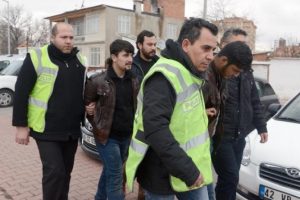 Suriyeli &ccedil;elik kasa hırsızları, &ccedil;aldıkları parayı &uuml;lkelerinde dağıttı