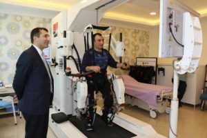'Robogait' cihazı ile yeniden y&uuml;r&uuml;meyi &ouml;ğrendi
