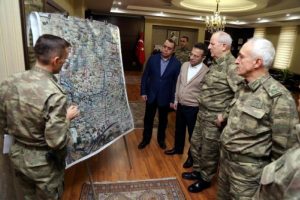 Orgeneral Huduti, Sur Kriz Y&ouml;netim Merkezi'ni ziyaret etti