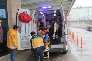 Servis minib&uuml;s&uuml; şarampole u&ccedil;tu: 12 yaralı