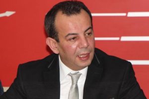 CHP'li &Ouml;zcan: Genel Başkanımız yanlış s&ouml;ylemiş, 'diktat&ouml;r' denmeliydi