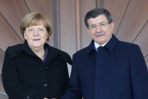 Davutoğlu ve Merkel'den a&ccedil;ıklama
