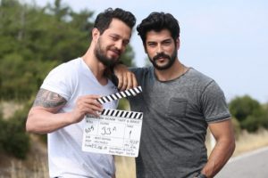 Murat Boz ve Burak &Ouml;z&ccedil;ivit'ten s&uuml;rpriz haber...