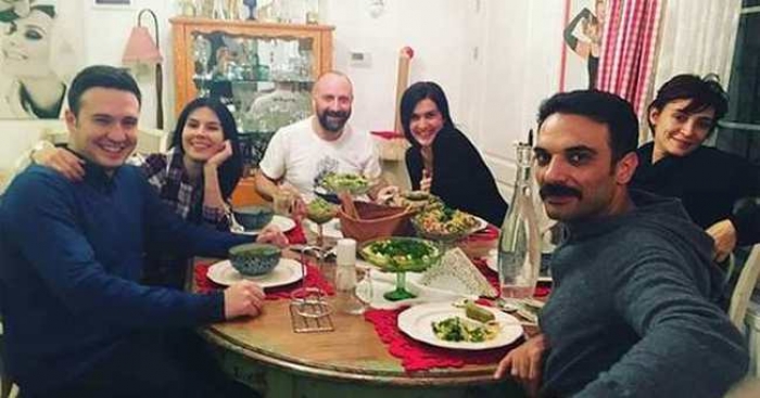 Arkadaşlarını evlerinde ağırladılar...