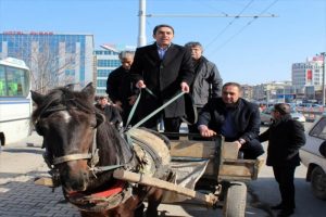 CHP'den at arabalı eylem