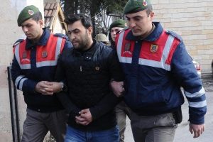 Yaşlı &ccedil;iftin cinayet ş&uuml;phelisi torun tutuklandı